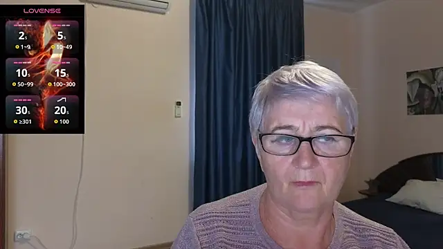 Sandra Snowflake online show from October 2025 12:26:01 PM