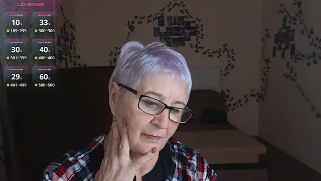 Sandra Snowflake online show from October 2025 02:17:02 PM