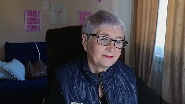 Snapshot of Sandra_Snowflake chatting on May 2026 04:07:01 AM Sandra Snowflake online show from May 2026 04:07:01 AM