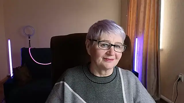 Sandra Snowflake online show from April 2026 12:17:01 PM