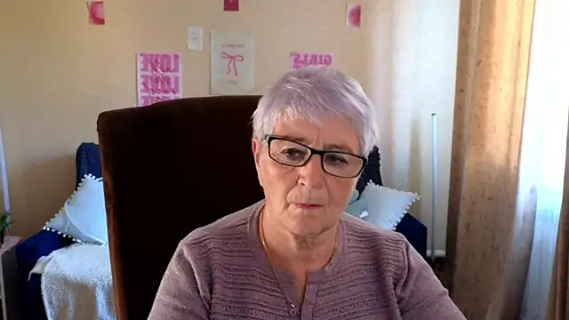 Snapshot of Sandra_Snowflake chatting on June 2026 04:00:02 AM Sandra Snowflake online show from June 2026 04:00:02 AM