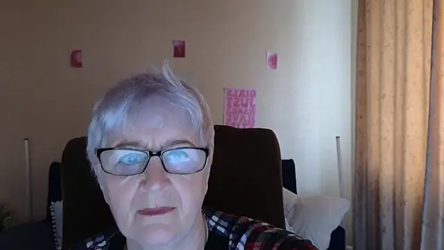 Snapshot of Sandra_Snowflake chatting on May 2026 04:19:02 AM Sandra Snowflake online show from May 2026 04:19:02 AM
