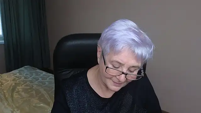 Sandra Snowflake online show from February 2025 01:44:02 PM