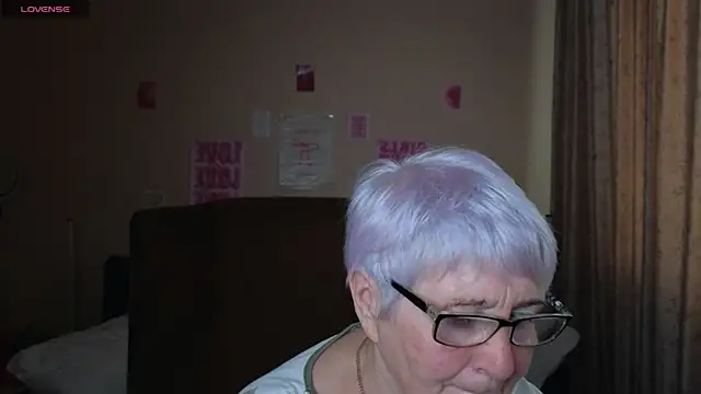 Snapshot of Sandra_Snowflake chatting on May 2026 12:08:01 PM Sandra Snowflake online show from May 2026 12:08:01 PM
