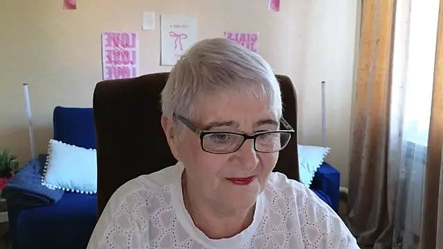 Snapshot of Sandra_Snowflake chatting on May 2026 04:09:02 AM Sandra Snowflake online show from May 2026 04:09:02 AM