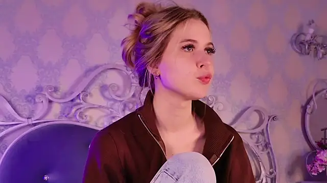 BECKI VRES online show from September 2025 08:31:01 PM