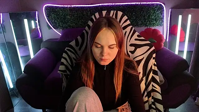 Snapshot of Dyna_bae chatting on November 2025 04:01:02 PM Dyna bae online show from November 2025 04:01:02 PM