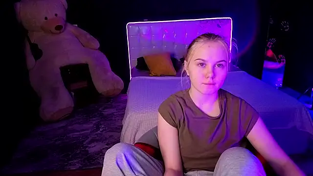 Snapshot of Dyna_bae chatting on November 2025 02:05:02 AM Dyna bae online show from November 2025 02:05:02 AM