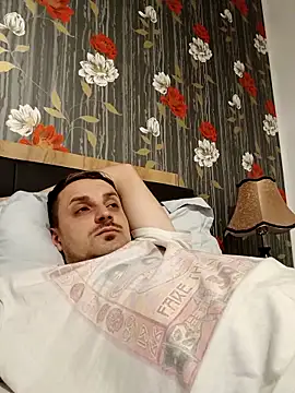 Snapshot of Eusuntnoulgigolo chatting on December 2025 07:41:02 PM Eusuntnoulgigolo online show from December 2025 07:41:02 PM