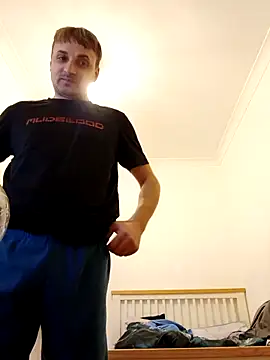 Snapshot of Eusuntnoulgigolo chatting on February 2026 06:37:02 PM Eusuntnoulgigolo online show from February 2026 06:37:02 PM