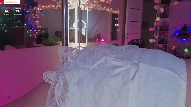 Sparkle Mona online show from November 2025 03:32:01 AM