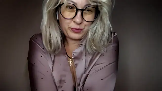 Mary888x online show from September 2025 05:20:01 PM