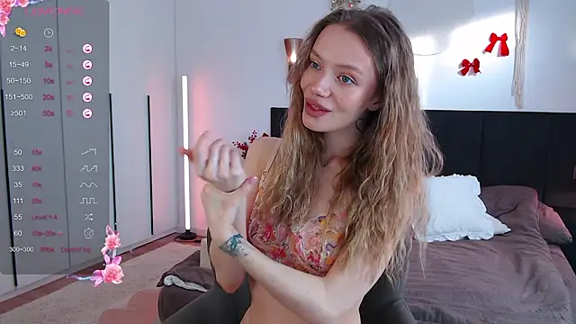 LunaticaBae online show from February 2026 03:46:01 AM