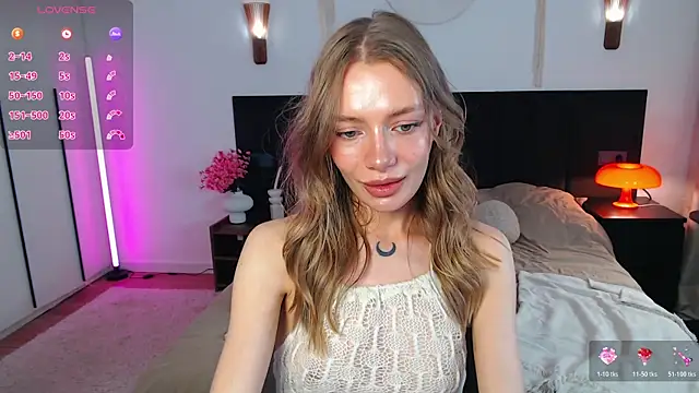 LunaticaBae online show from May 2026 04:05:02 AM