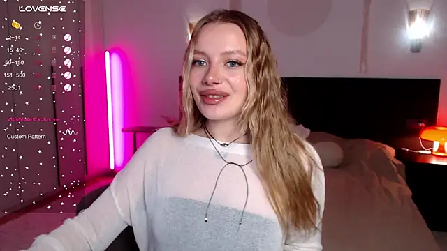LunaticaBae online show from March 2025 01:13:01 AM