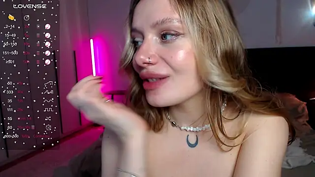 LunaticaBae online show from March 2025 07:15:01 AM