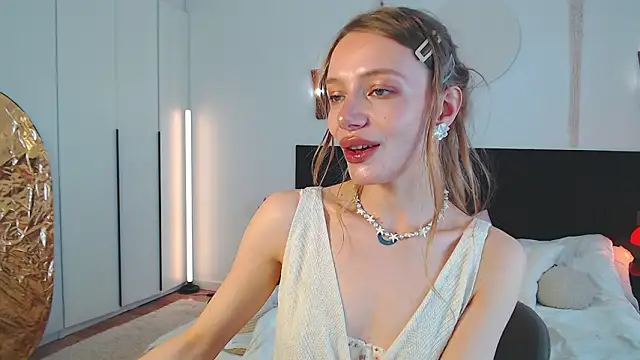 LunaticaBae online show from March 2026 02:44:02 AM