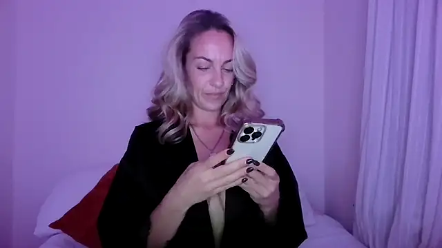 Edenfox- online show from October 2025 09:15:01 PM