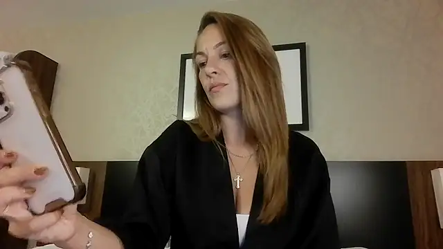 Snapshot of Edenfox- chatting on May 2026 09:18:02 PM Edenfox- online show from May 2026 09:18:02 PM