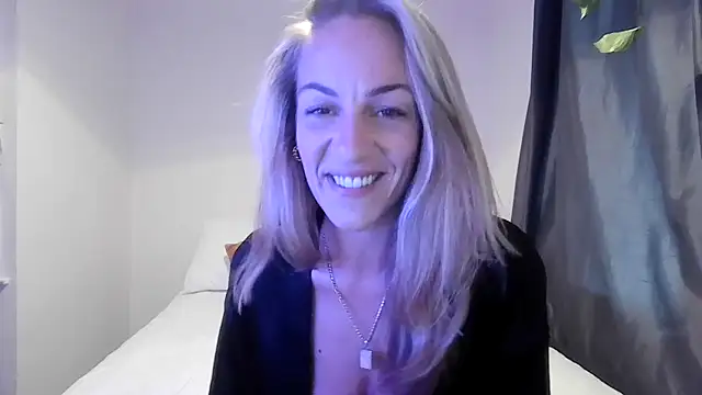 Edenfox- online show from September 2025 05:09:02 PM