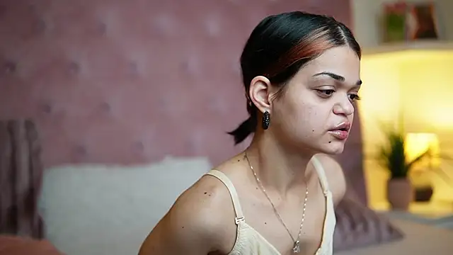 MaiaMini online show from February 2026 07:57:02 PM