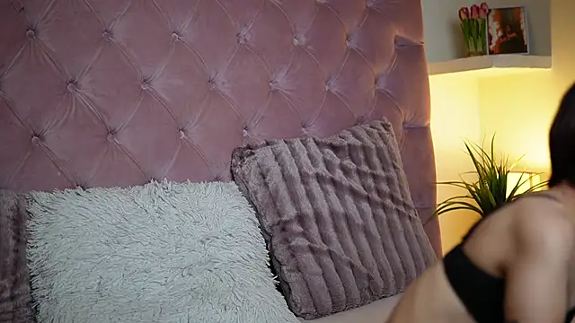 MaiaMini online show from October 2025 11:27:02 PM