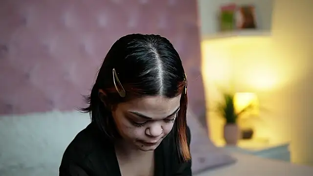 MaiaMini online show from March 2026 11:10:02 PM