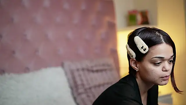 MaiaMini online show from November 2025 07:51:01 PM