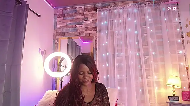 DashaSousaa online show from December 2025 12:05:01 PM