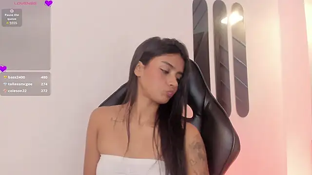 katia foxxx  online show from February 2025 08:42:01 PM