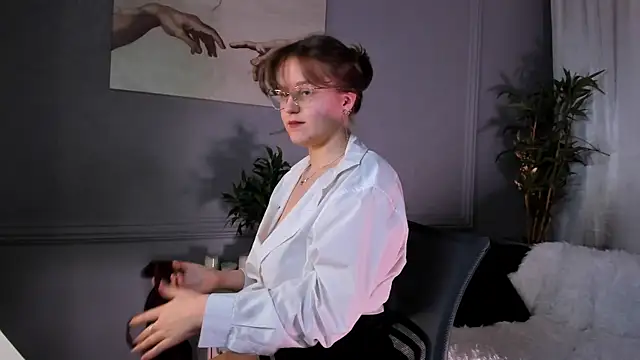 Snapshot of Rada_Woods chatting on March 2025 11:49:02 PM Rada Woods online show from March 2025 11:49:02 PM