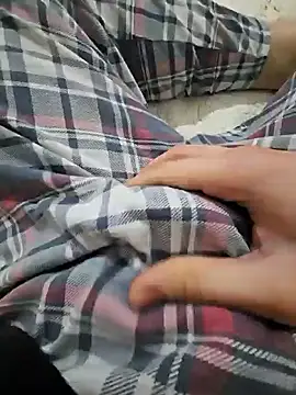 Snapshot of skiciyunis chatting on February 2026 02:08:02 PM skiciyunis online show from February 2026 02:08:02 PM