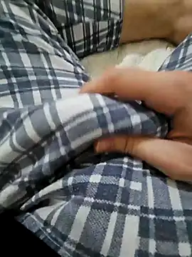 Snapshot of skiciyunis chatting on February 2026 05:12:02 PM skiciyunis online show from February 2026 05:12:02 PM