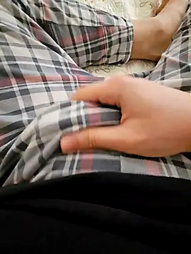 Snapshot of skiciyunis chatting on February 2026 01:44:02 PM skiciyunis online show from February 2026 01:44:02 PM