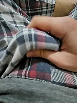 Snapshot of skiciyunis chatting on January 2026 03:41:01 PM skiciyunis online show from January 2026 03:41:01 PM