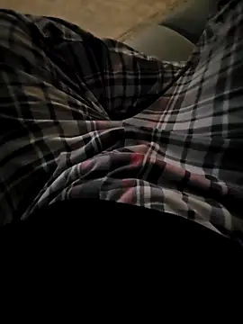 Snapshot of skiciyunis chatting on December 2025 09:50:02 PM skiciyunis online show from December 2025 09:50:02 PM