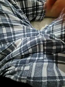 Snapshot of skiciyunis chatting on February 2026 05:00:02 PM skiciyunis online show from February 2026 05:00:02 PM