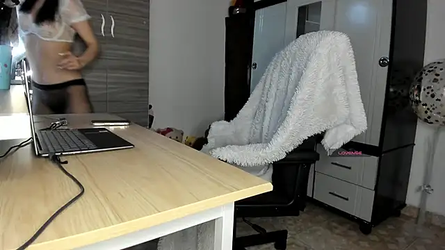 MollyCraft online show from December 2025 07:15:02 PM