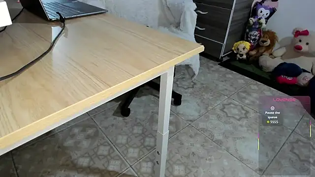 MollyCraft online show from February 2026 04:06:01 PM