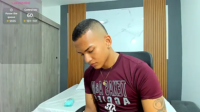 Snapshot of Rafa2004Cruz chatting on February 2025 03:41:02 PM Rafa2004Cruz online show from February 2025 03:41:02 PM