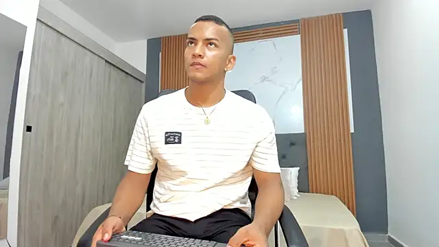 Snapshot of Rafa2004Cruz chatting on March 2025 12:17:02 PM Rafa2004Cruz online show from March 2025 12:17:02 PM