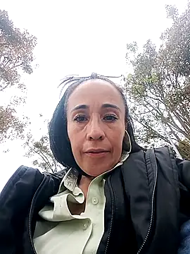 Coeur de luxure online show from October 2025 06:19:01 PM