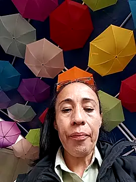 Snapshot of Coeur_de_luxure chatting on December 2025 03:38:02 PM Coeur de luxure online show from December 2025 03:38:02 PM