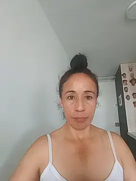 Snapshot of Coeur_de_luxure chatting on March 2026 03:41:01 PM Coeur de luxure online show from March 2026 03:41:01 PM