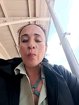 Snapshot of Coeur_de_luxure chatting on March 2026 03:35:02 PM Coeur de luxure online show from March 2026 03:35:02 PM