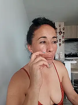 Snapshot of Coeur_de_luxure chatting on March 2026 06:59:01 PM Coeur de luxure online show from March 2026 06:59:01 PM