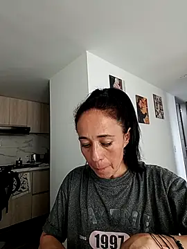 Coeur de luxure online show from October 2025 07:59:01 PM