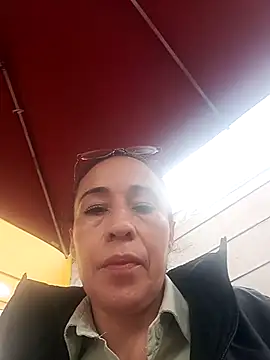 Snapshot of Coeur_de_luxure chatting on April 2026 01:45:02 PM Coeur de luxure online show from April 2026 01:45:02 PM