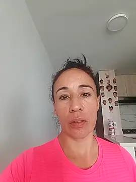 Snapshot of Coeur_de_luxure chatting on March 2026 02:35:01 PM Coeur de luxure online show from March 2026 02:35:01 PM