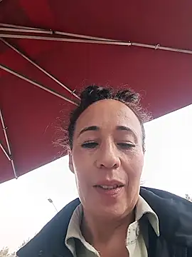 Snapshot of Coeur_de_luxure chatting on July 2026 01:37:01 PM Coeur de luxure online show from July 2026 01:37:01 PM